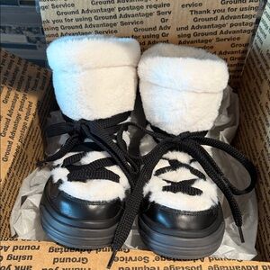 Moncler snow boots